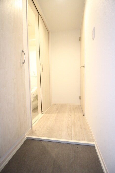 物件内観写真7　(玄関)
