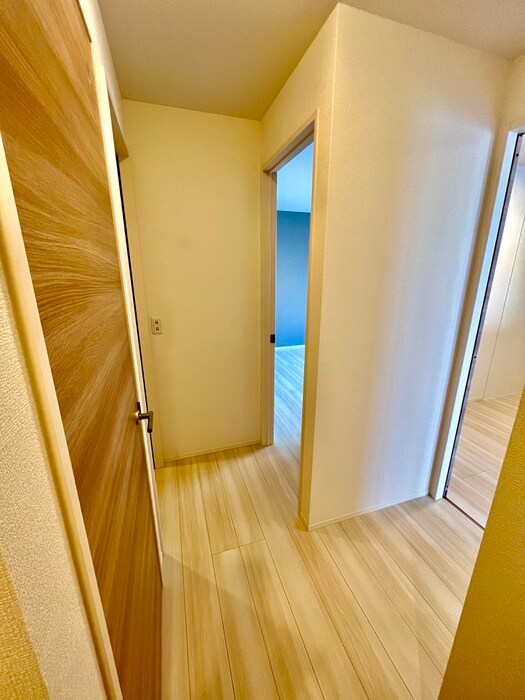 物件内観写真9　(廊下)