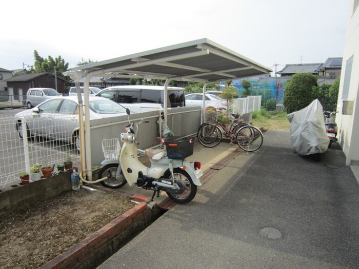 物件外観写真5　(駐輪場)
