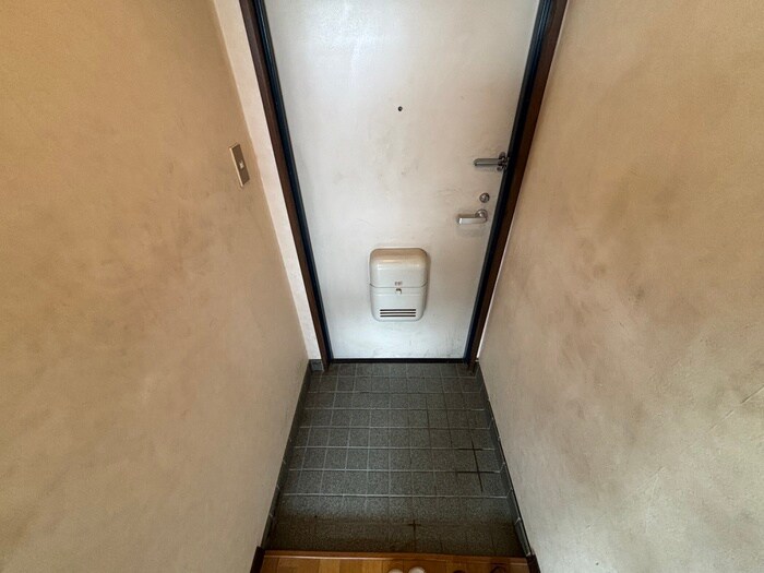 物件内観写真10　(玄関)