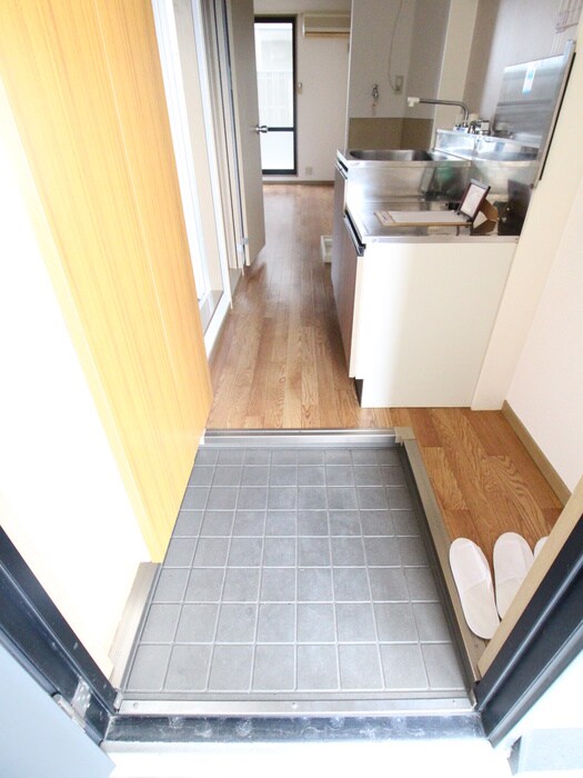 物件内観写真12　(玄関)