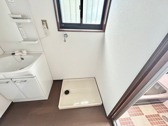 物件内観写真14　(洗濯機置場)