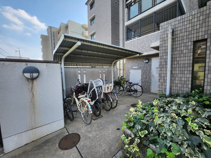 物件外観写真5　(駐輪場)