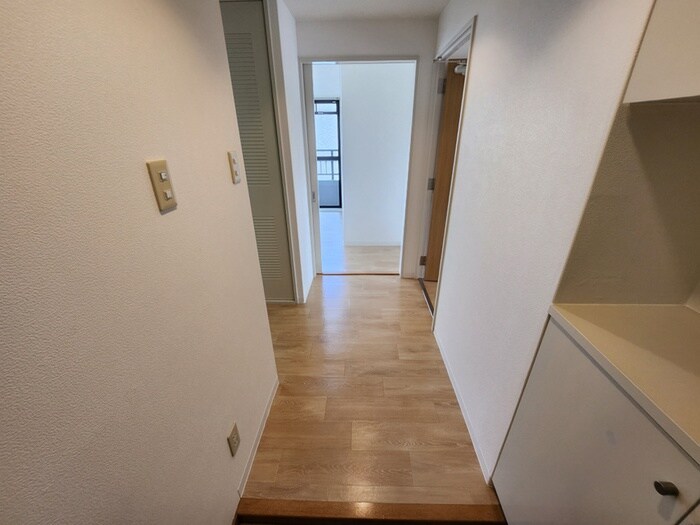 物件内観写真17　(廊下)