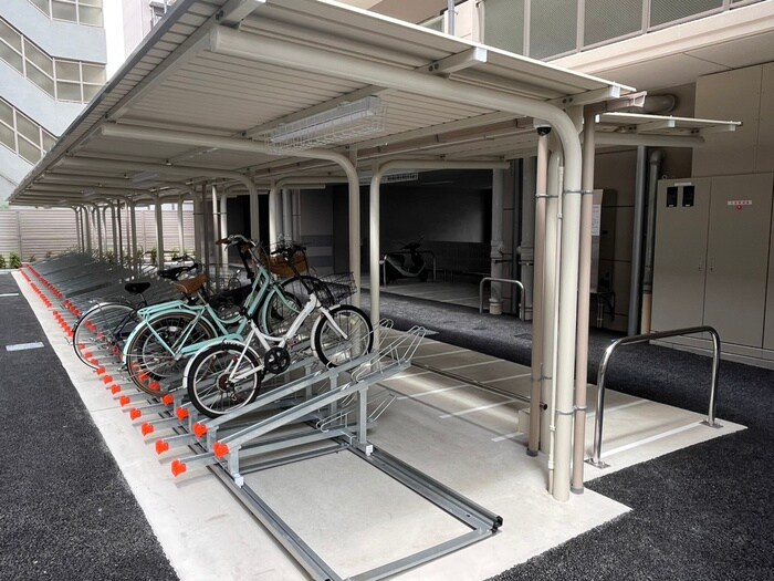 物件外観写真4　(駐輪場)