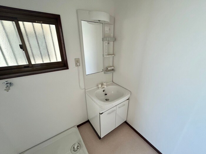 物件内観写真12　(洗面)