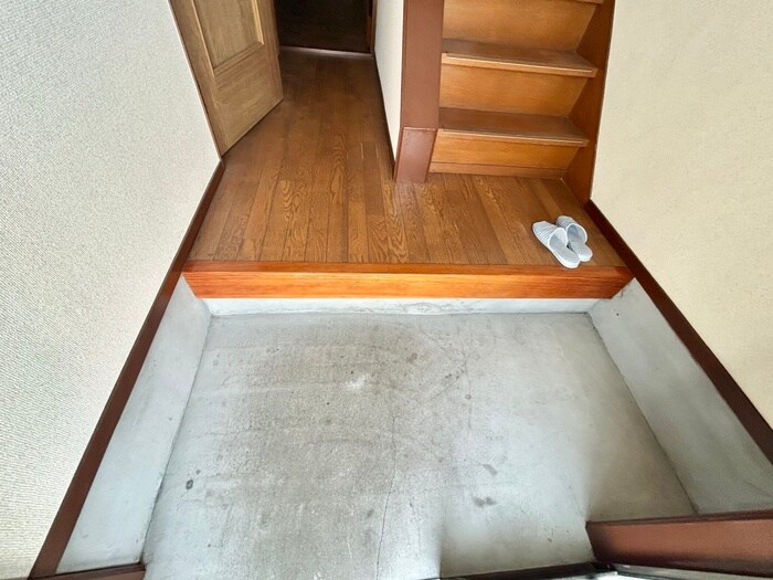 物件内観写真15　(玄関)