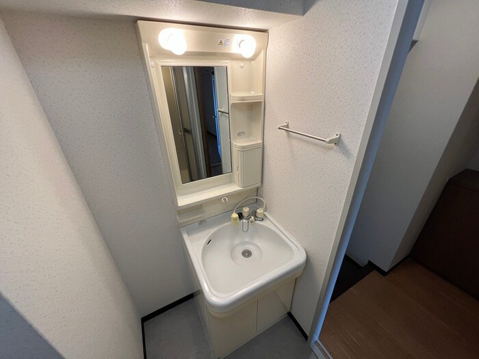 物件内観写真9　(洗面)