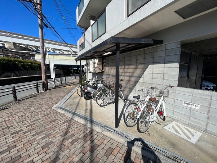 物件外観写真6　(駐輪場)