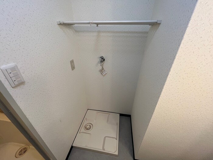 物件内観写真10　(洗濯機置場)