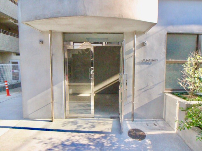 物件外観写真4　(エントランス部分)