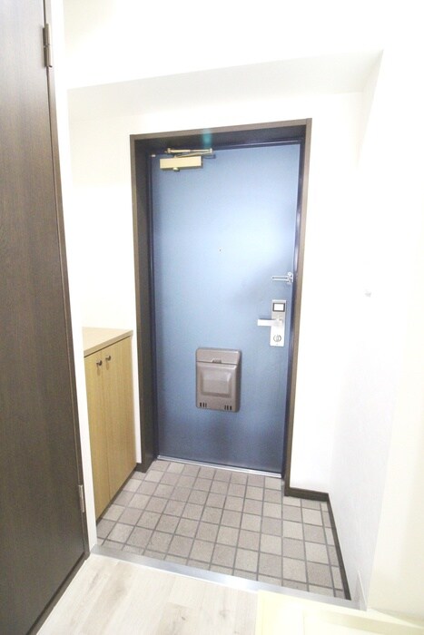 物件内観写真16　(玄関)