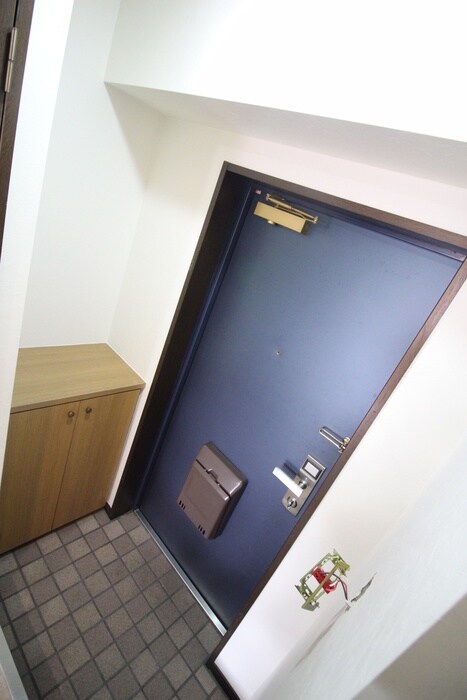 物件内観写真16　(玄関)