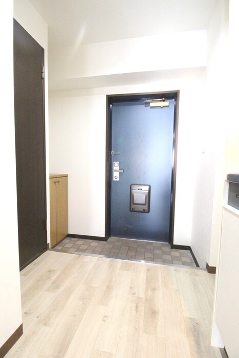 物件内観写真17　(玄関)