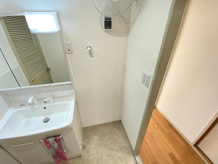 物件内観写真19　(洗濯機置場)