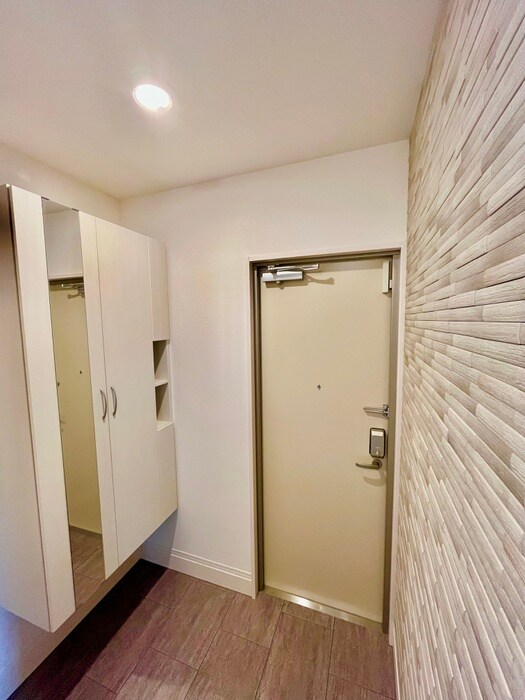 物件内観写真7　(玄関)