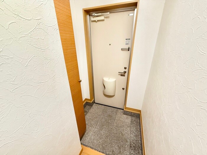 物件内観写真21　(玄関)