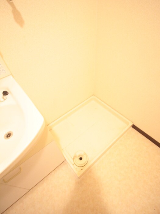 物件内観写真9　(洗濯機置場)