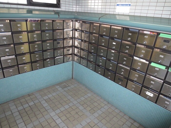 物件外観写真4　(エントランス部分)