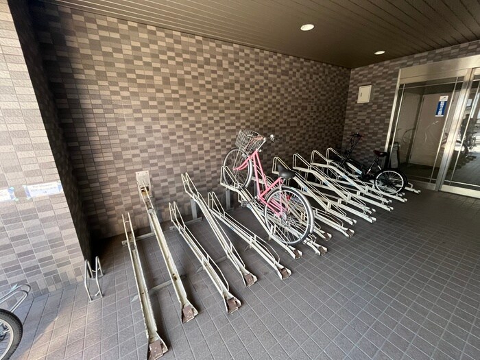 物件外観写真3　(駐輪場)