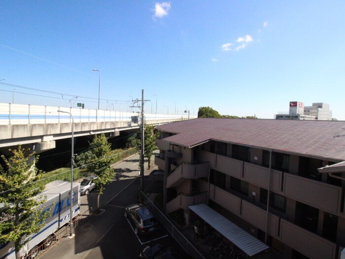 物件内観写真16　(室内からの展望)