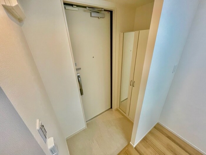 物件内観写真7　(玄関)