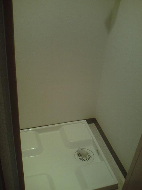 物件内観写真13　(洗濯機置場)