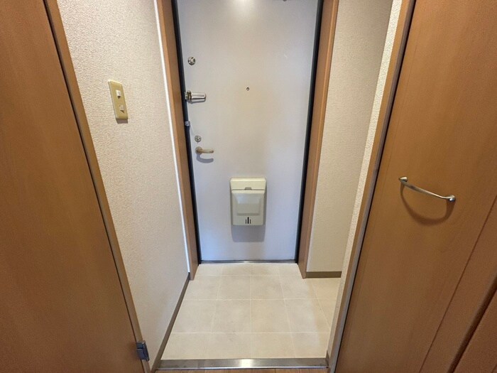 物件内観写真16　(玄関)