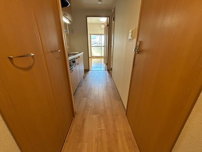 物件内観写真19　(廊下)