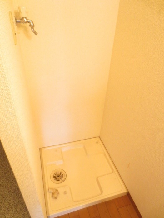 物件内観写真13　(洗濯機置場)