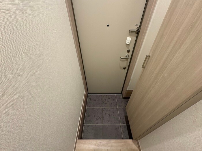 物件内観写真18　(玄関)