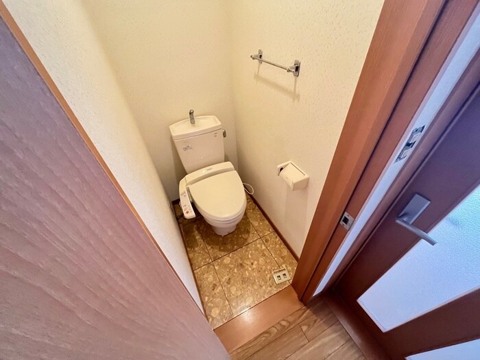 物件内観写真14　(トイレ)