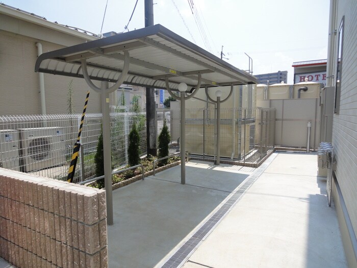 物件外観写真2　(駐輪場)