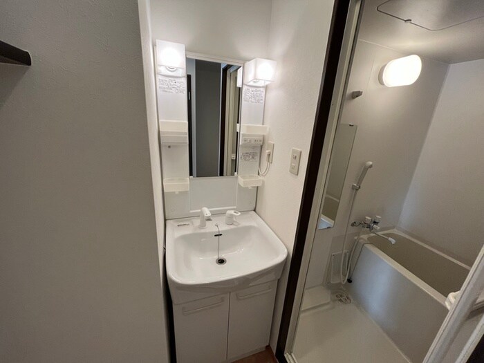 物件内観写真9　(洗面)