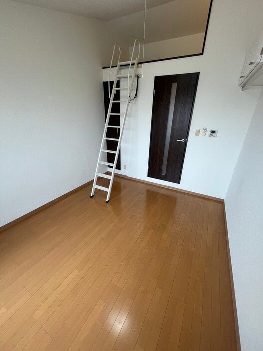 物件内観写真11　(居室)