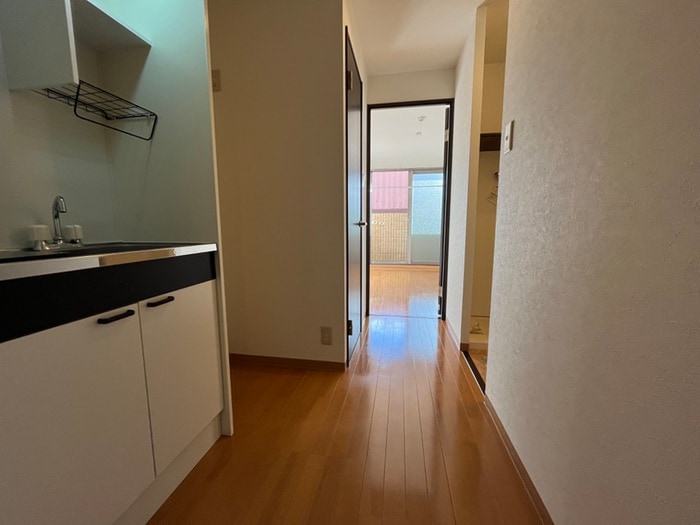 物件内観写真16　(廊下)