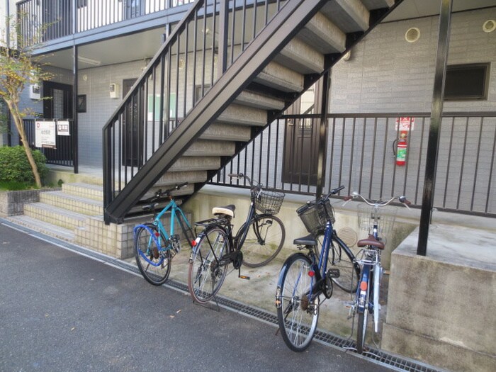 物件外観写真5　(駐輪場)
