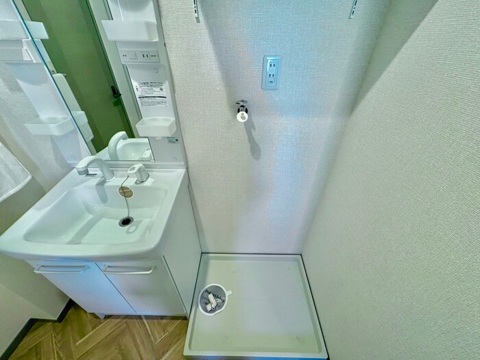 物件内観写真11　(洗濯機置場)