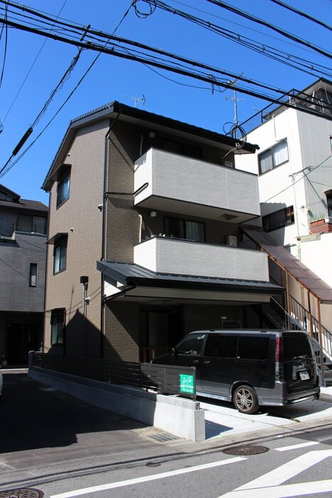 物件外観写真2　(駐車場)