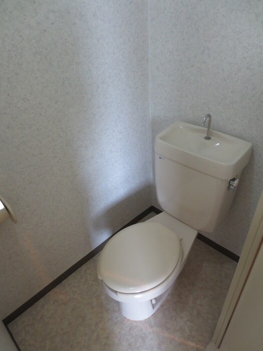 物件内観写真13　(トイレ)