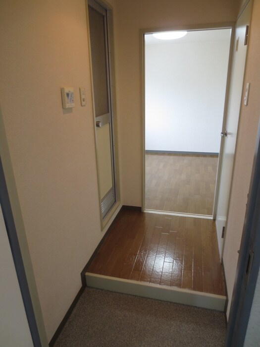 物件内観写真14　(玄関)