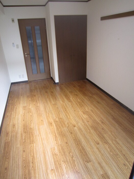 物件内観写真4　(居室)