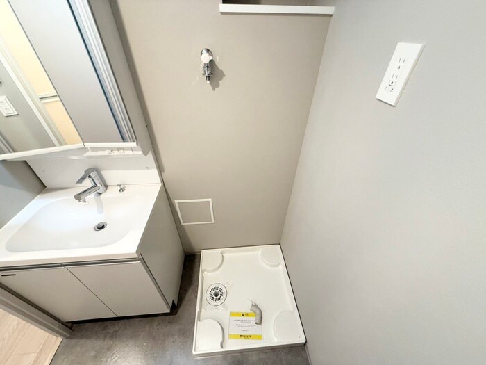 物件内観写真10　(洗濯機置場)