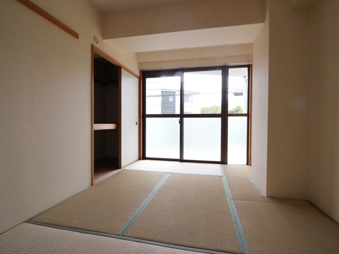 物件内観写真10　(居室)