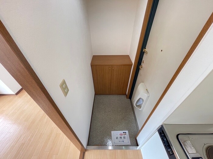 物件内観写真18　(玄関)