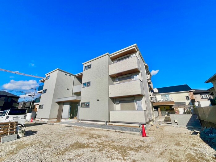 物件外観写真2　(建築中)