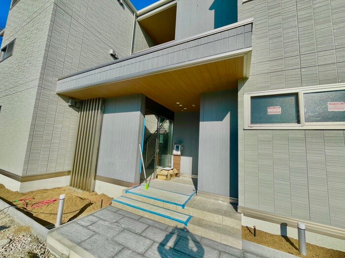 物件外観写真4　(建築中)