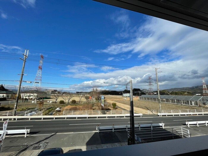 物件内観写真17　(室内からの展望)