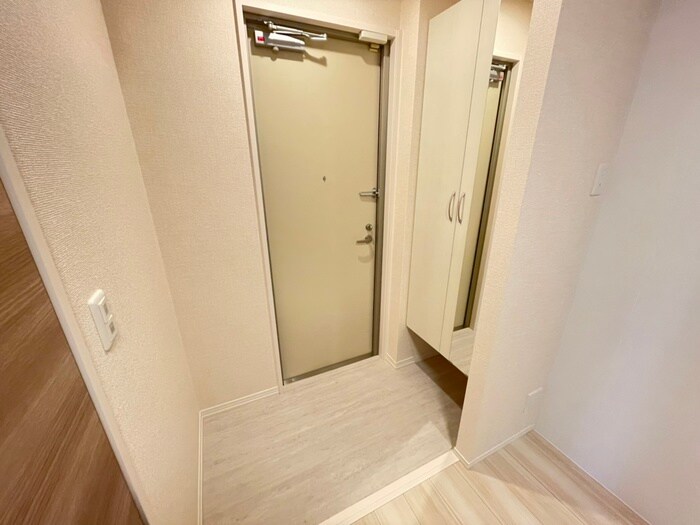 物件内観写真18　(玄関)