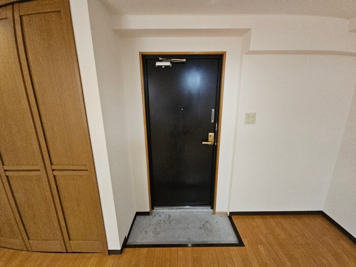 物件内観写真12　(玄関)